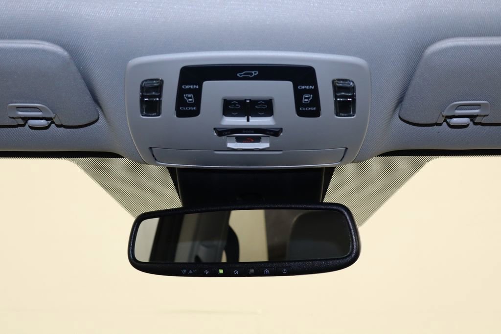 Used 2024 Toyota Sienna XLE image 29