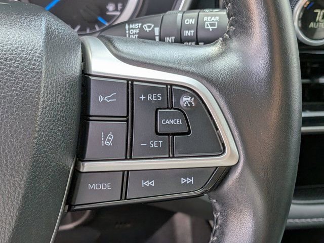 Used 2024 Toyota Highlander XLE AWD/4WD image 24