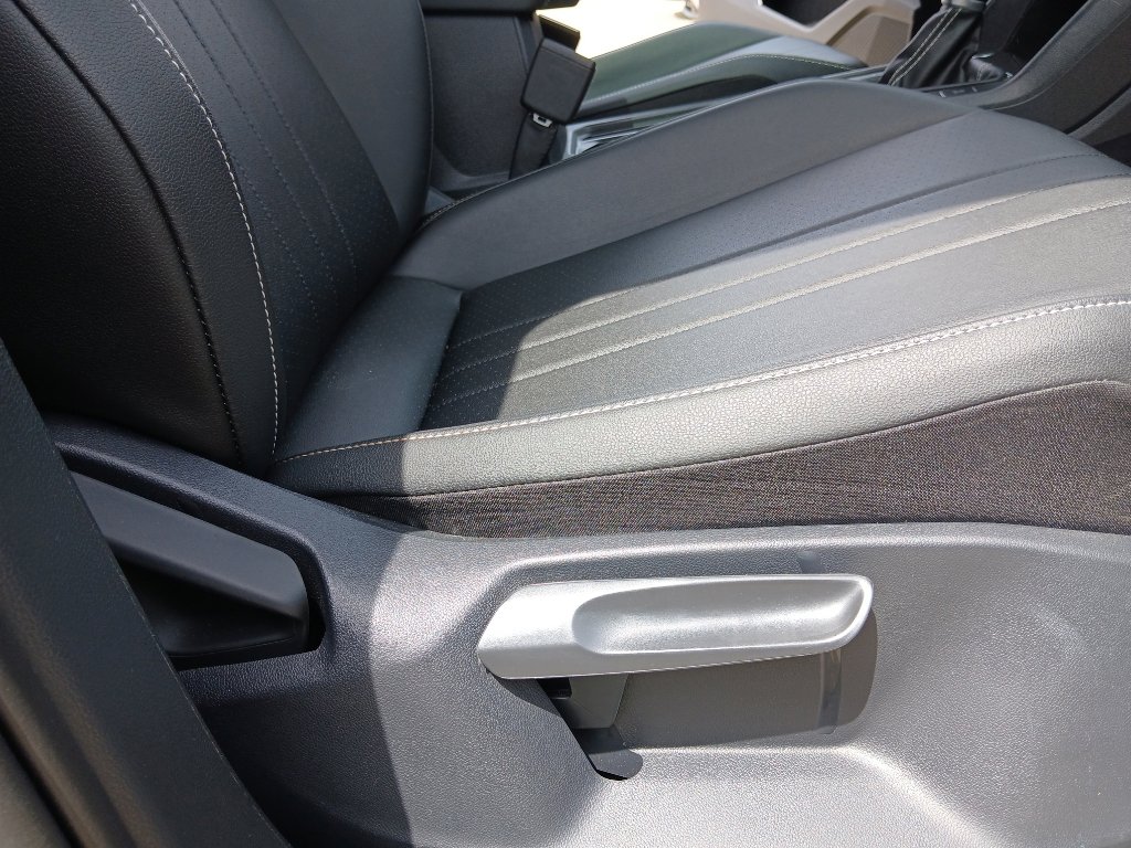 Used 2023 Volkswagen Tiguan SE R-Line FWD image 25