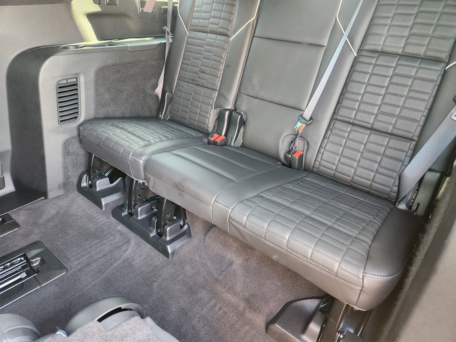 Certified 2023 Cadillac Escalade ESV V AWD/4WD image 15