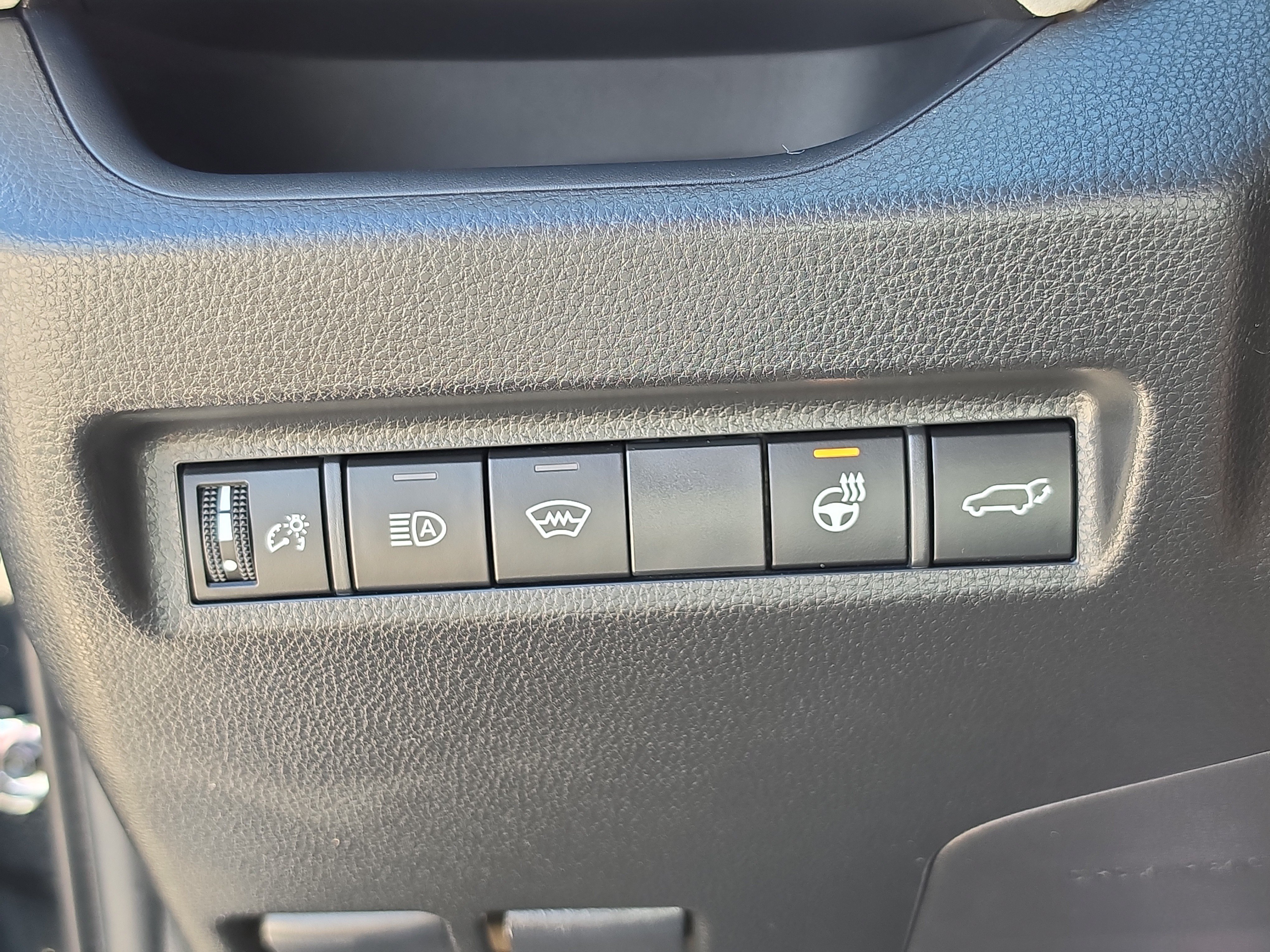Used 2023 Toyota RAV4 XLE Premium FWD image 29