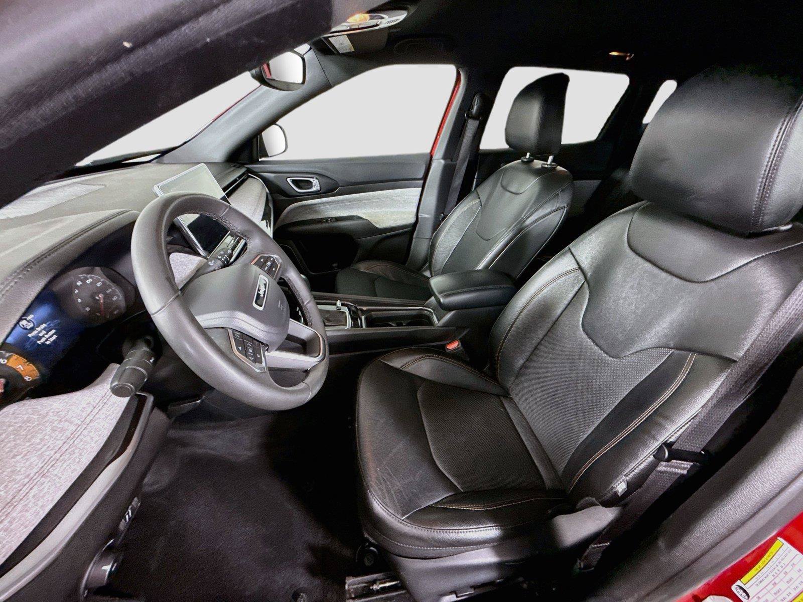 Used 2023 Jeep Compass Latitude AWD/4WD image 14