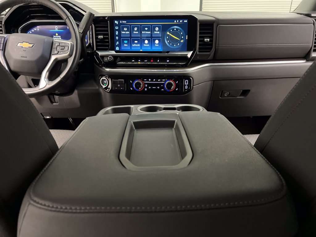 Used 2025 Chevrolet Silverado 1500 LT AWD/4WD image 38