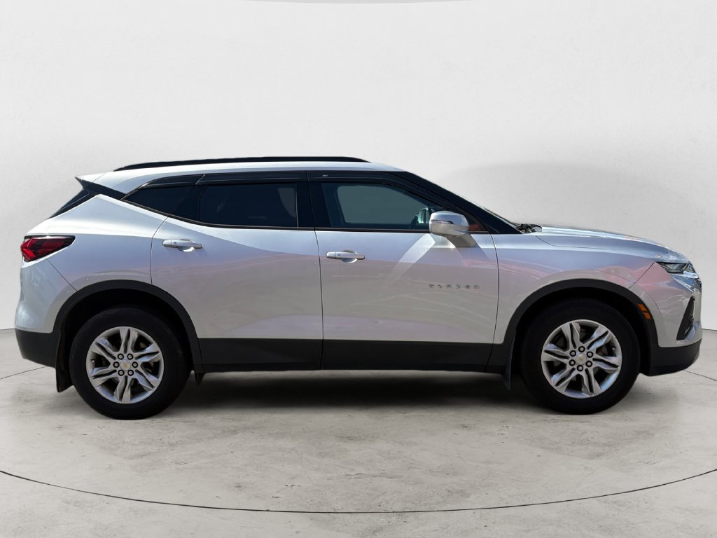 Used 2019 Chevrolet Blazer LT w/ Sound & Technology Package AWD/4WD image 2
