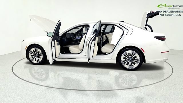 Used 2023 BMW i7 xDrive60 AWD/4WD image 15