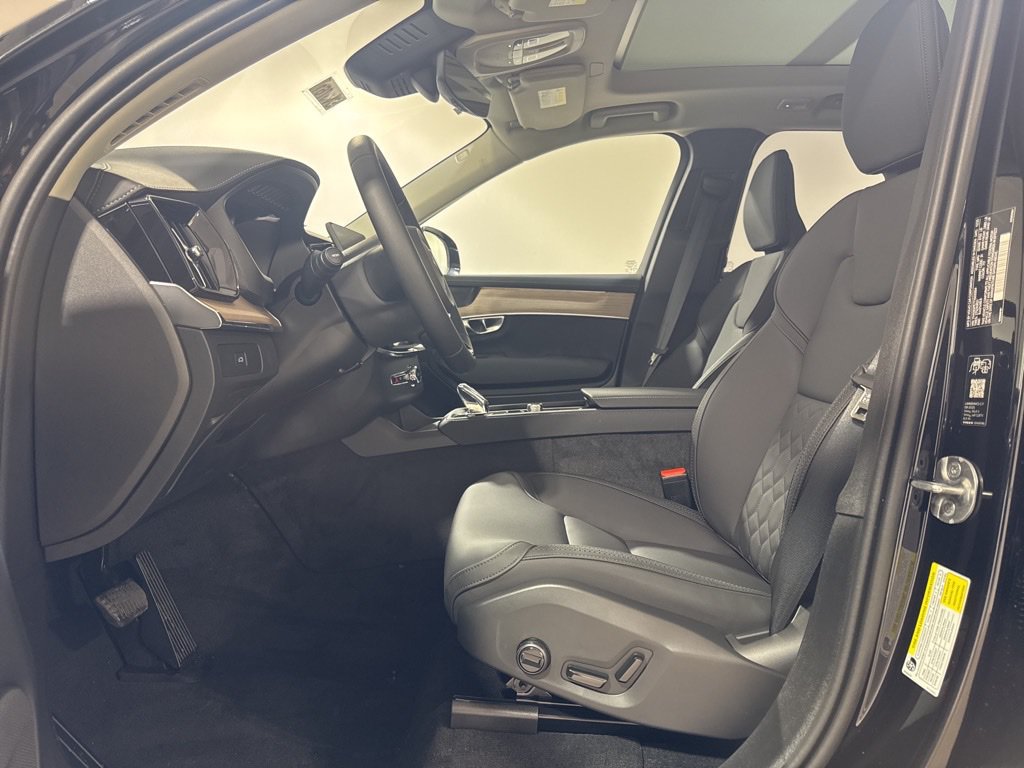 New 2026 Volvo XC90 B6 Plus w/ Protection Package Premier AWD/4WD image 19