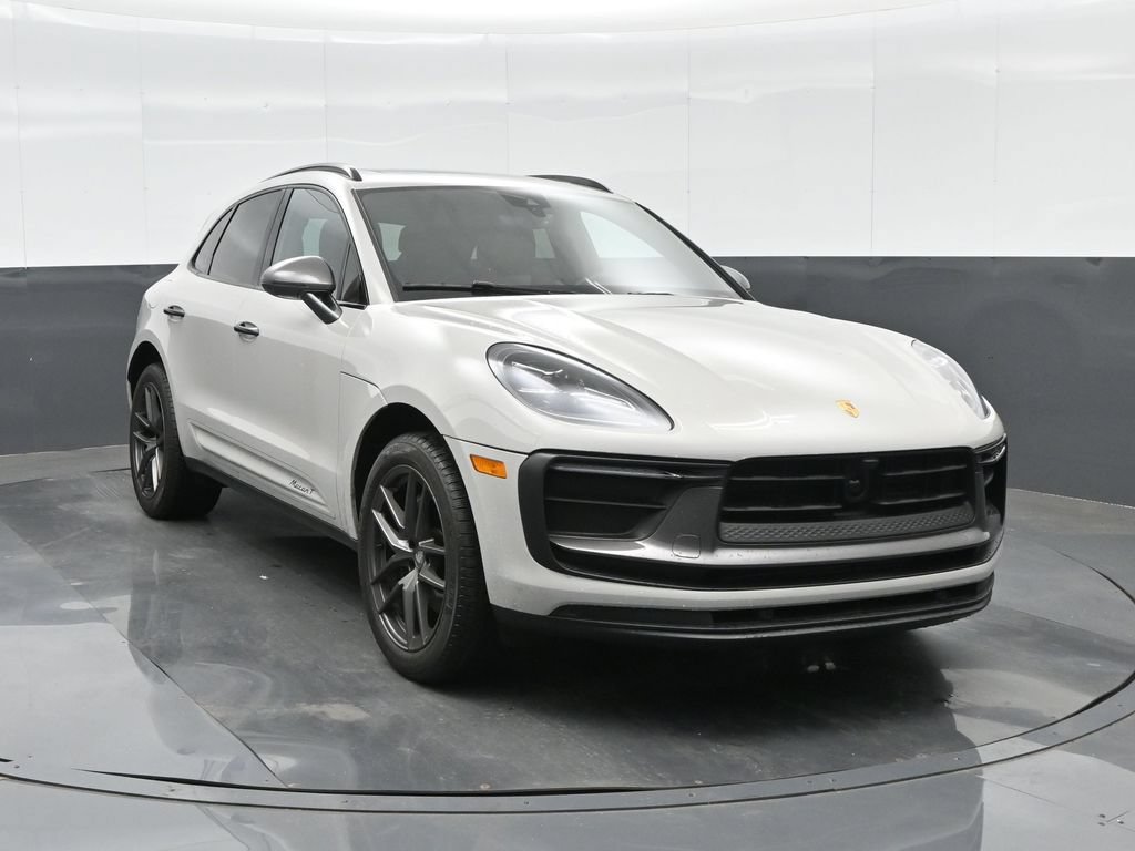 Certified 2023 Porsche Macan Turbo AWD/4WD image 7