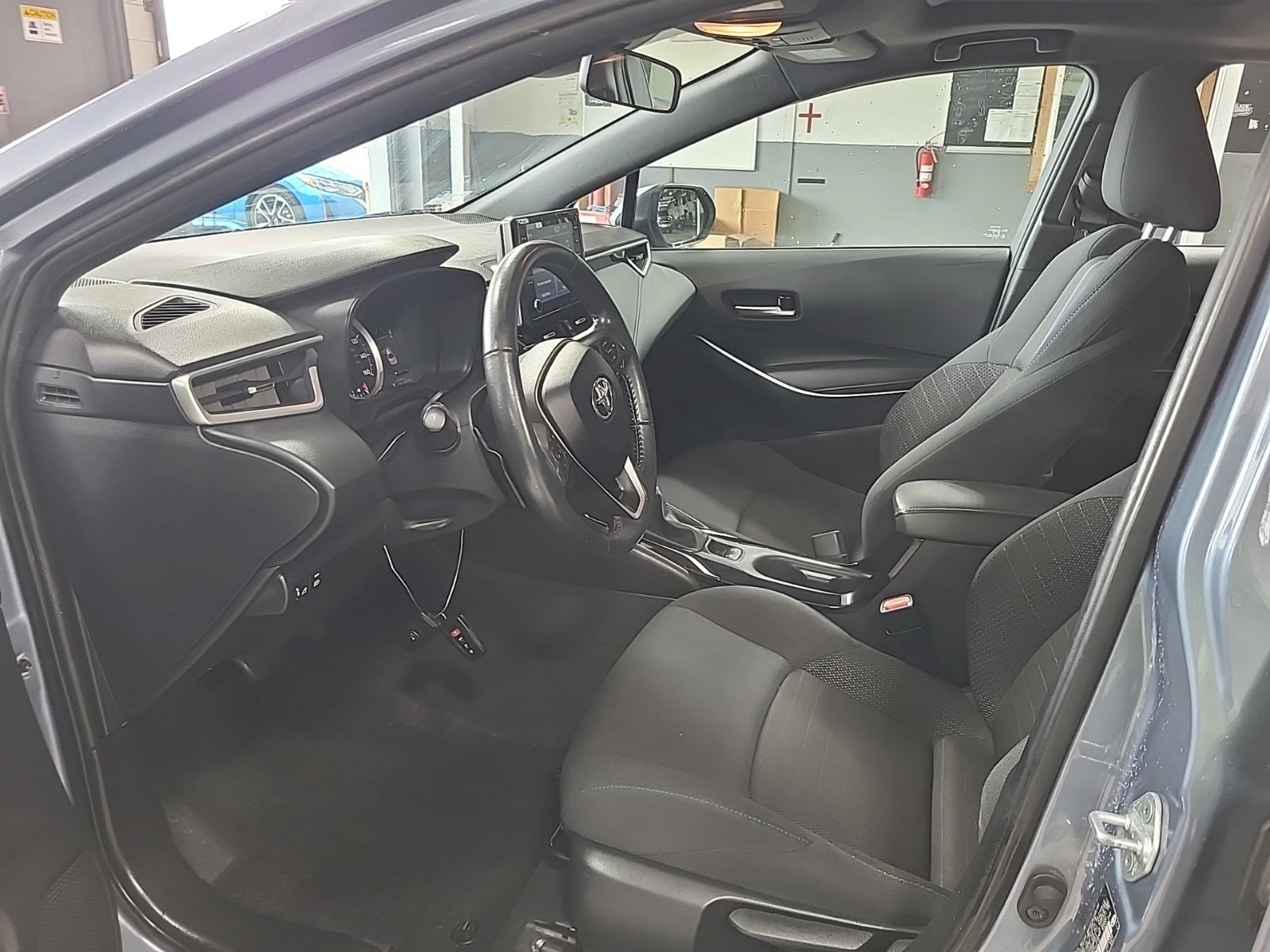 Used 2020 Toyota Corolla SE w/ SE Premium Package FWD image 10