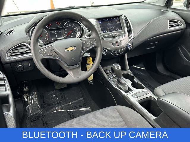 Used 2019 Chevrolet Cruze LT image 2