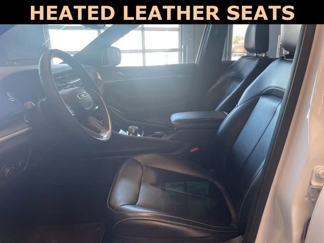 Used 2024 Jeep Grand Cherokee Limited image 28