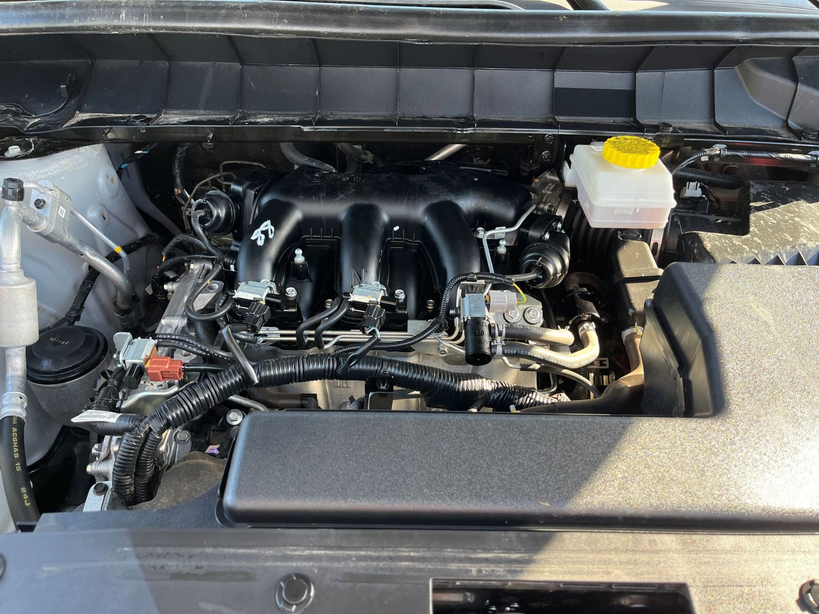 Used 2025 Nissan Pathfinder SV image 34