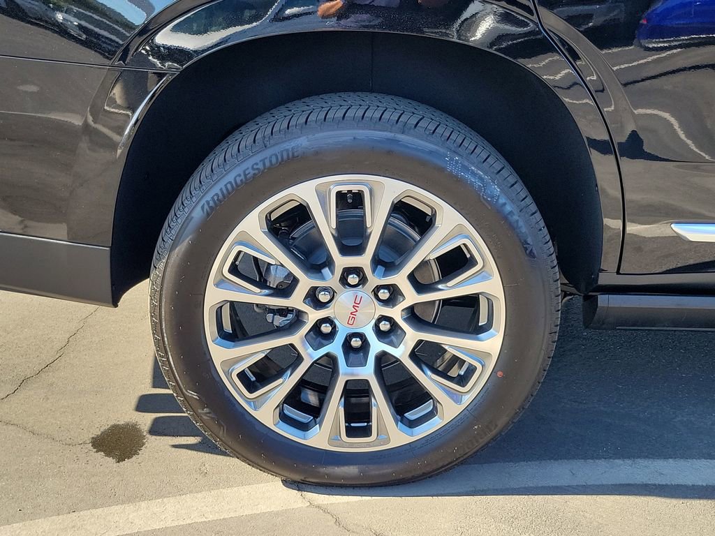 New 2026 GMC Yukon Denali w/ Denali Reserve Package AWD/4WD image 6