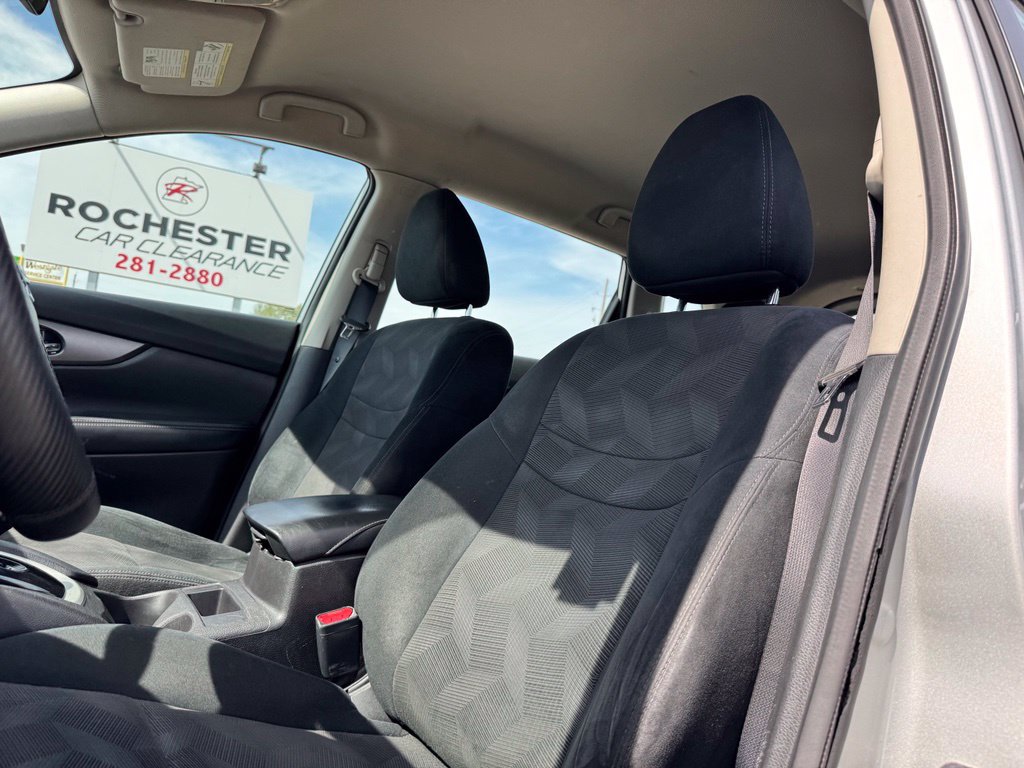 Used 2015 Nissan Rogue S AWD/4WD image 7