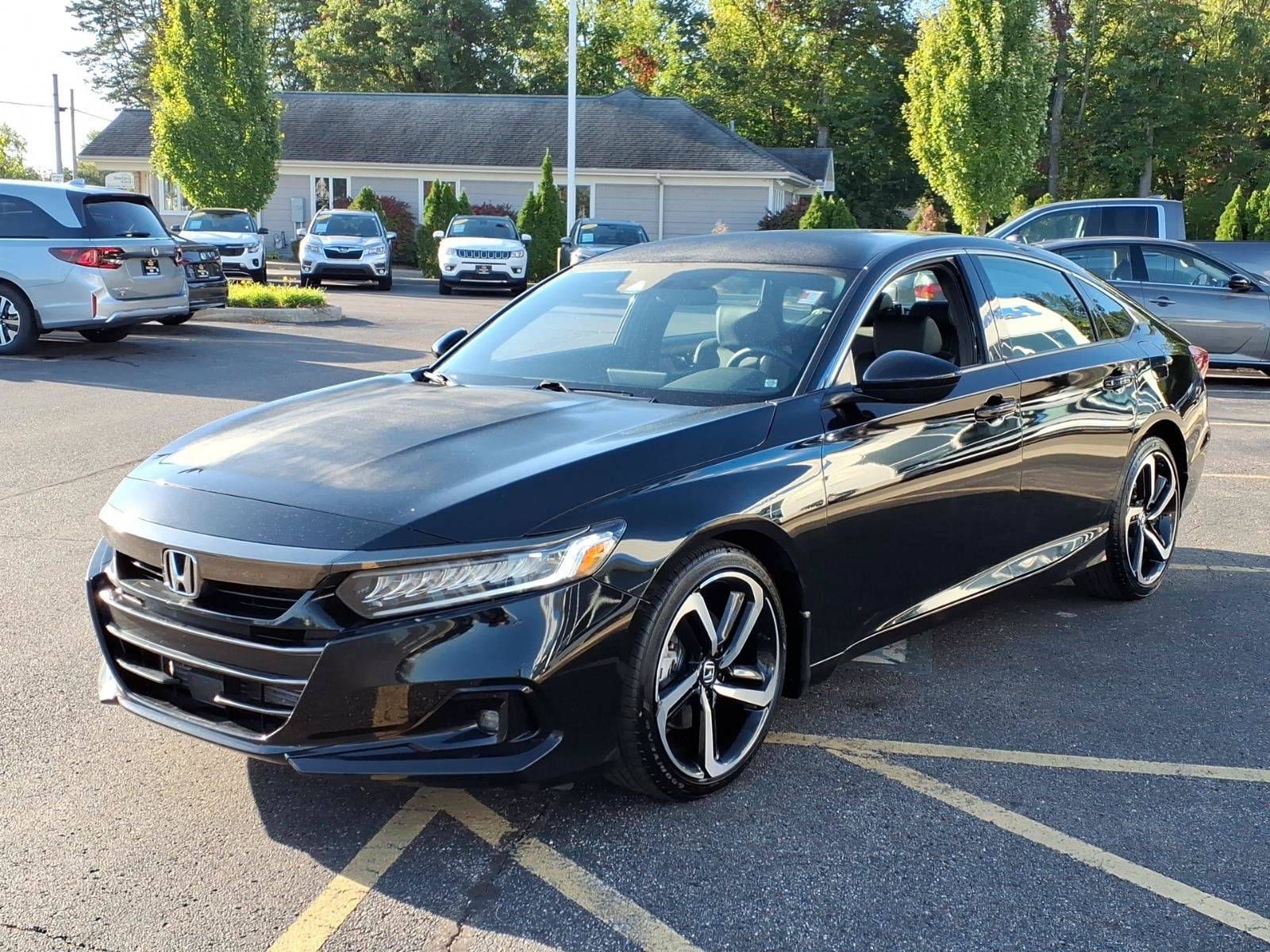 Used 2022 Honda Accord Sport image 3
