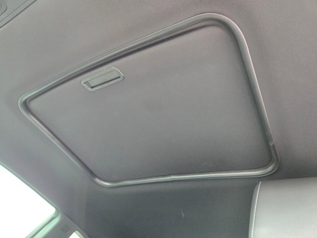 Used 2018 Chevrolet Camaro SS w/ LPO, Ground Effects Package image 13