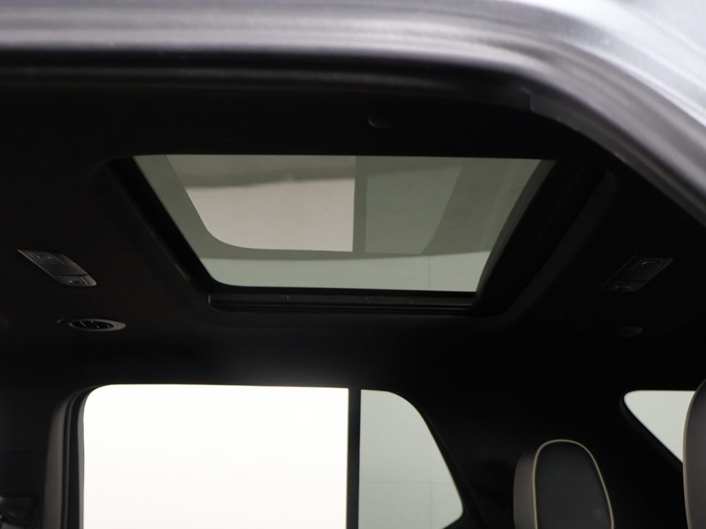 Used 2023 Chevrolet Traverse Premier AWD/4WD image 23