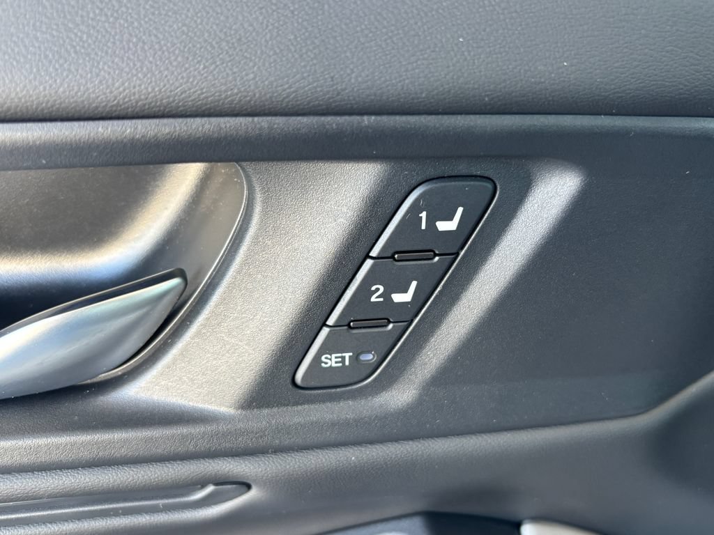 Used 2025 Honda Accord EX-L image 27