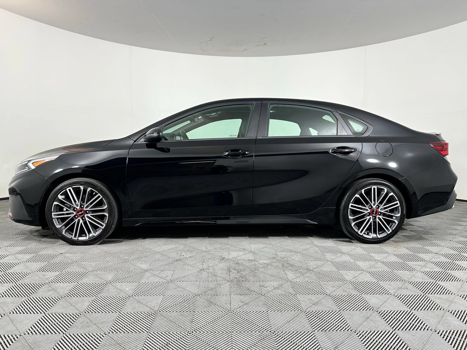 Used 2024 Kia Forte GT w/ GT2 Package FWD image 18