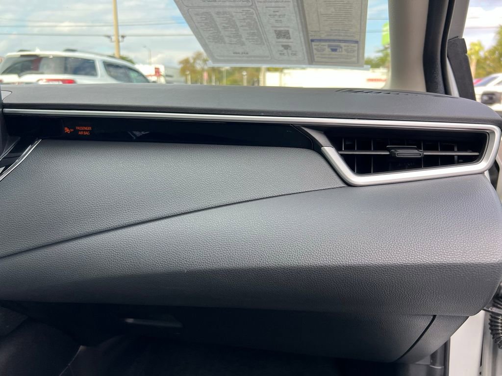Used 2022 Toyota Corolla LE FWD image 49