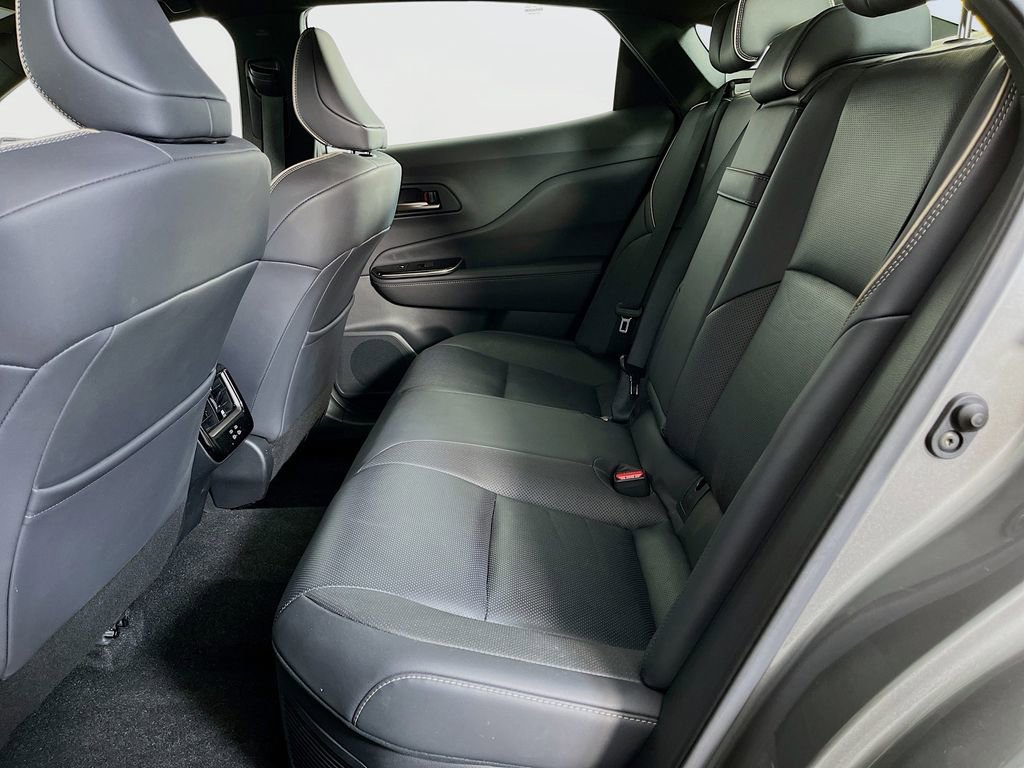 Used 2025 Toyota Crown XLE AWD/4WD image 29