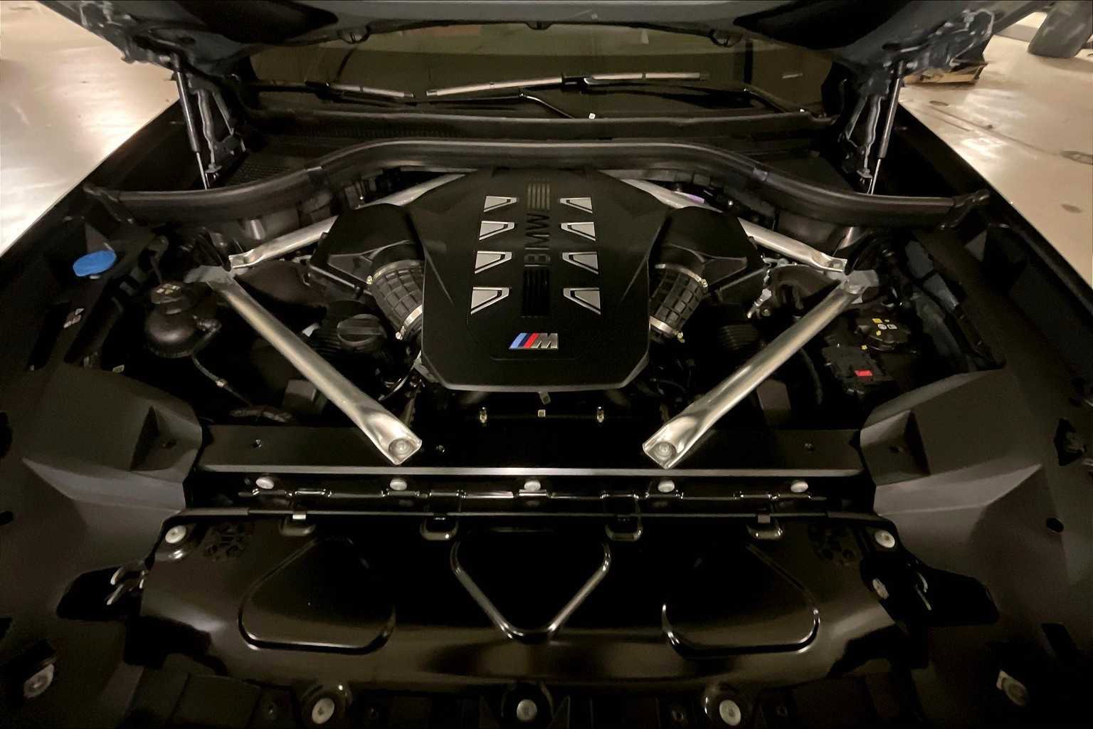 New 2026 BMW X7 M60i image 16