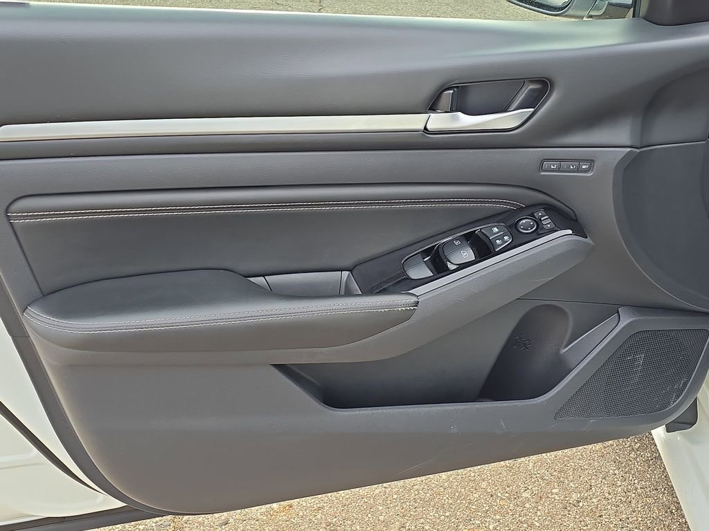 Used 2022 Nissan Altima 2.5 Platinum image 24