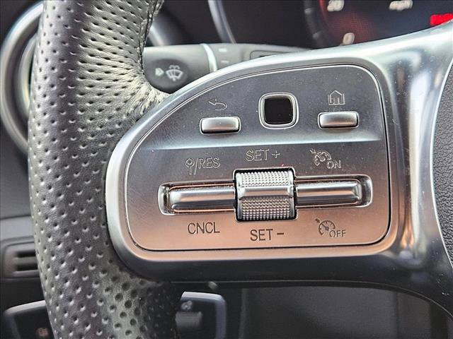 Used 2022 Mercedes-Benz GLC 300 image 11