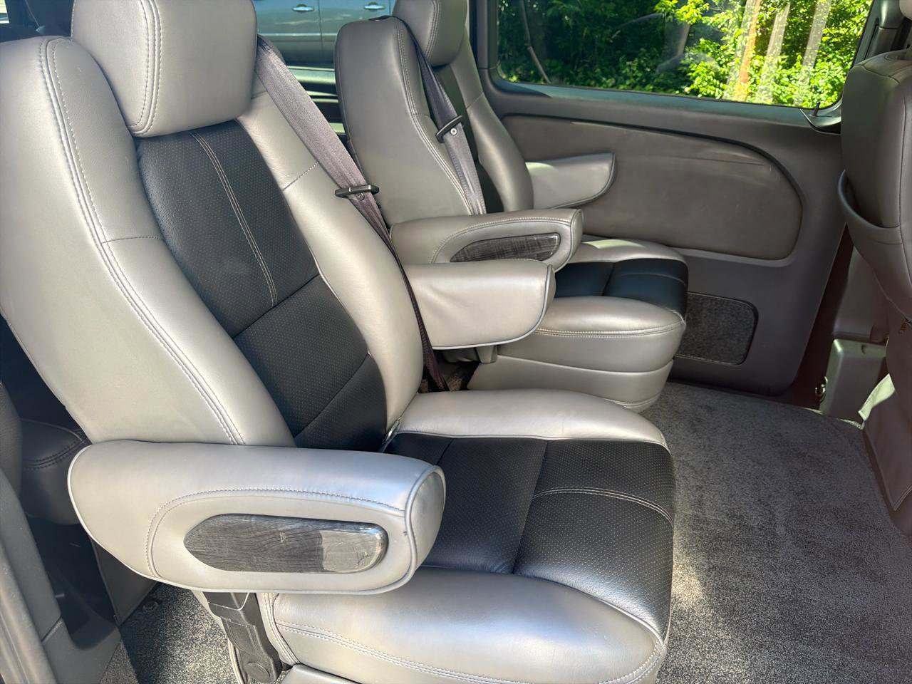 Used 2019 Mercedes-Benz Metris Passenger image 35