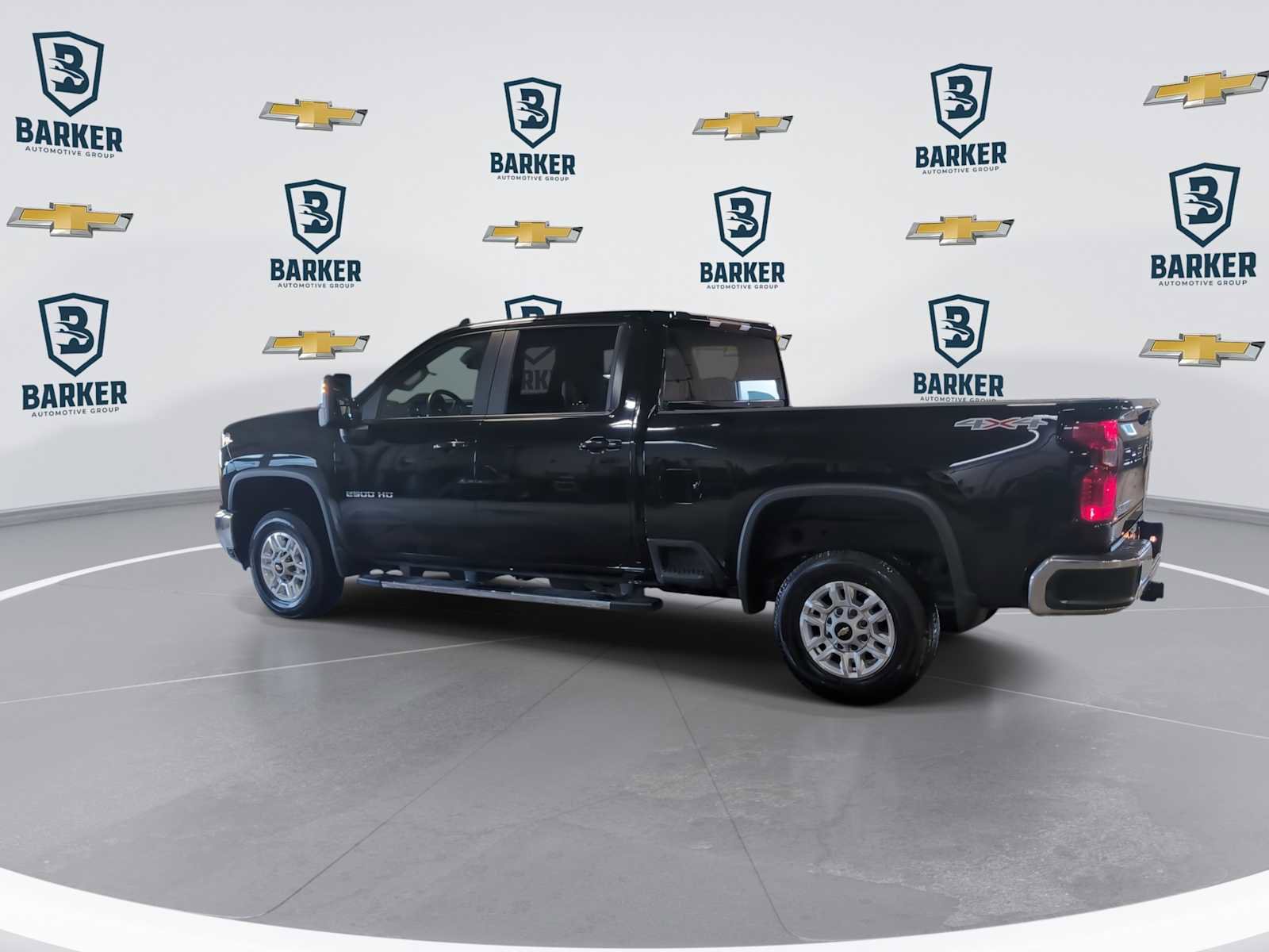 Used 2025 Chevrolet Silverado 2500 LT w/ Convenience Package AWD/4WD image 6