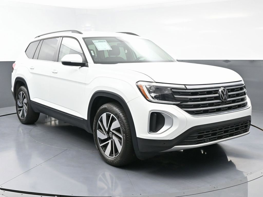 Used 2024 Volkswagen Atlas SE image 3
