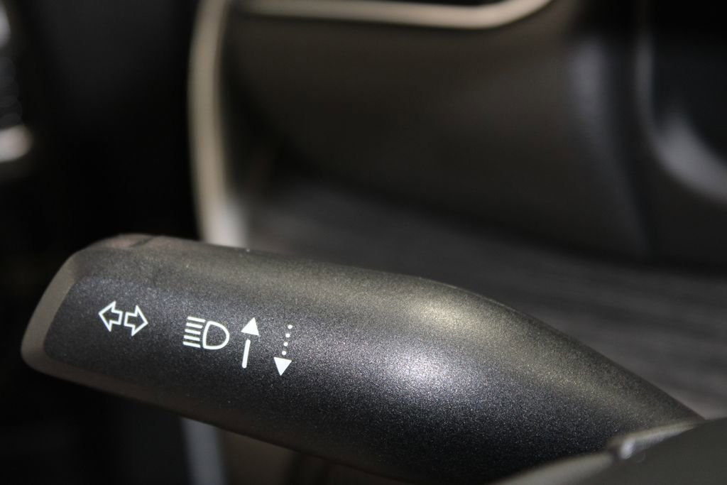 Used 2023 Jeep Wagoneer L Series III w/ Preferred Equipment Group image 51