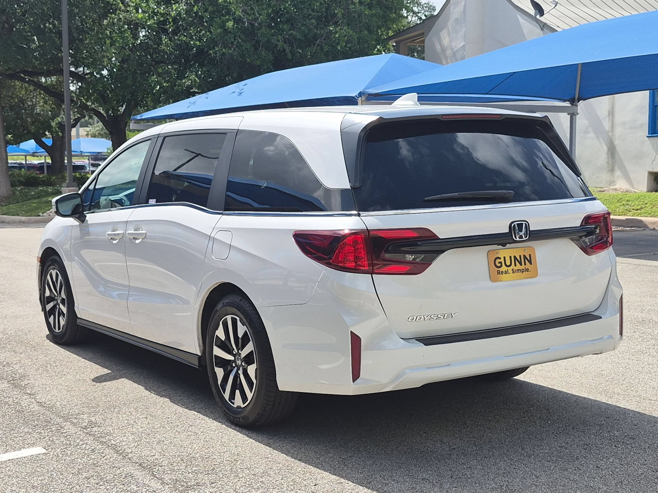 Certified 2025 Honda Odyssey EX-L image 5