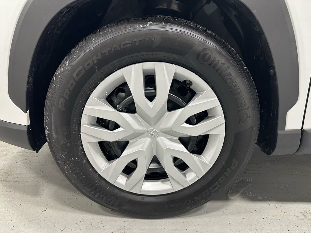 Used 2025 Toyota Corolla Cross L image 62