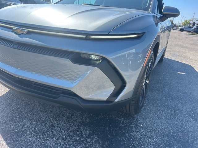 New 2026 Chevrolet Equinox EV LT image 9