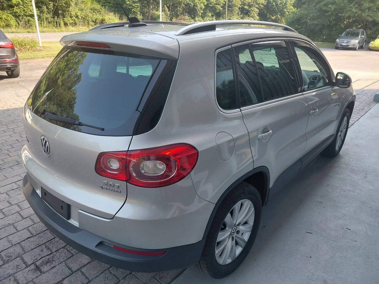 Used 2009 Volkswagen Tiguan SE AWD/4WD image 5