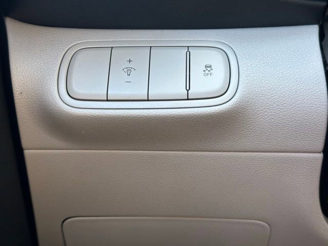 Used 2024 Hyundai Venue SEL FWD image 16