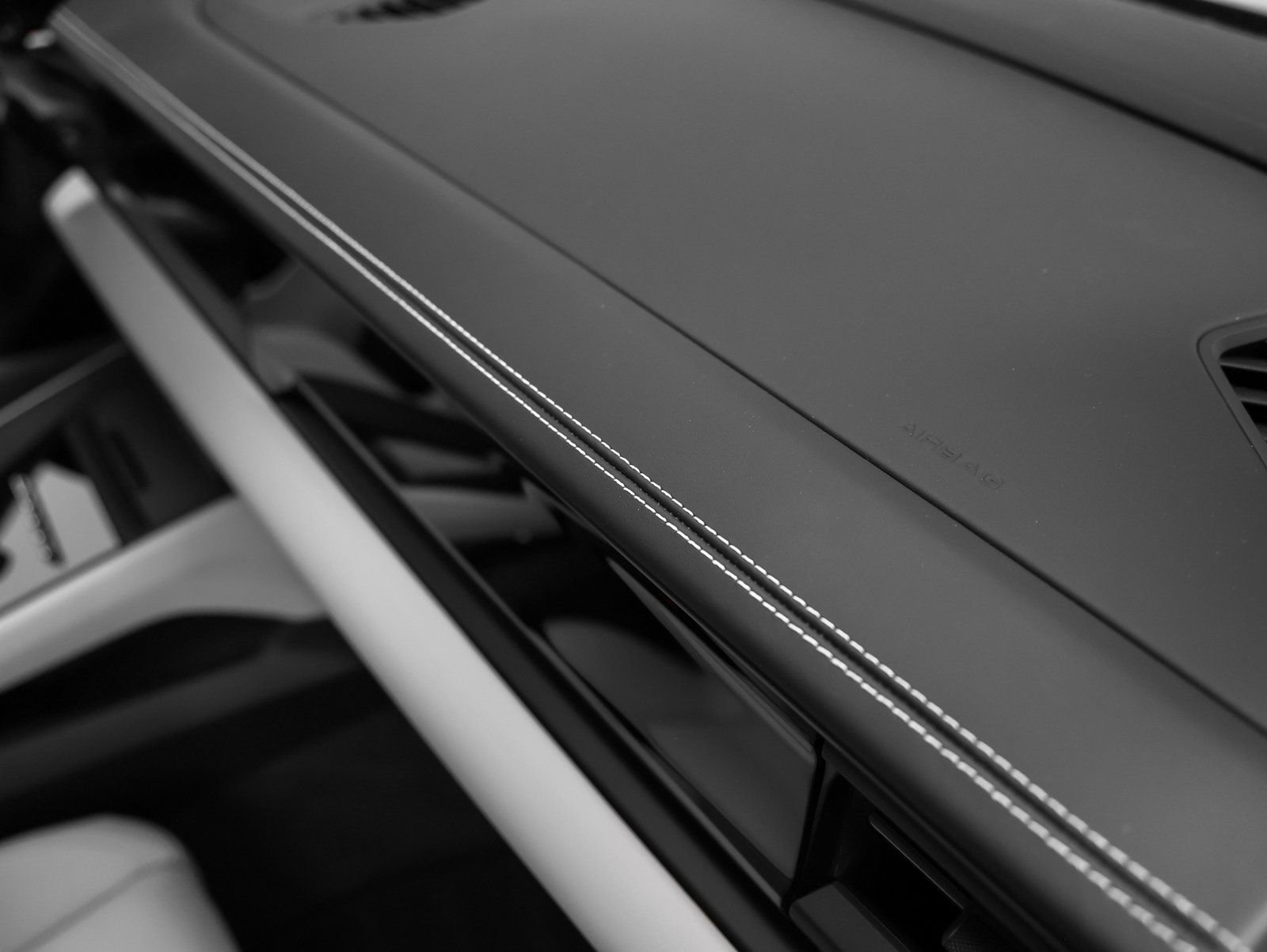 New 2025 Porsche Macan 4S Electric image 25