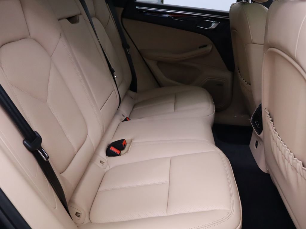 New 2025 Porsche Macan image 27