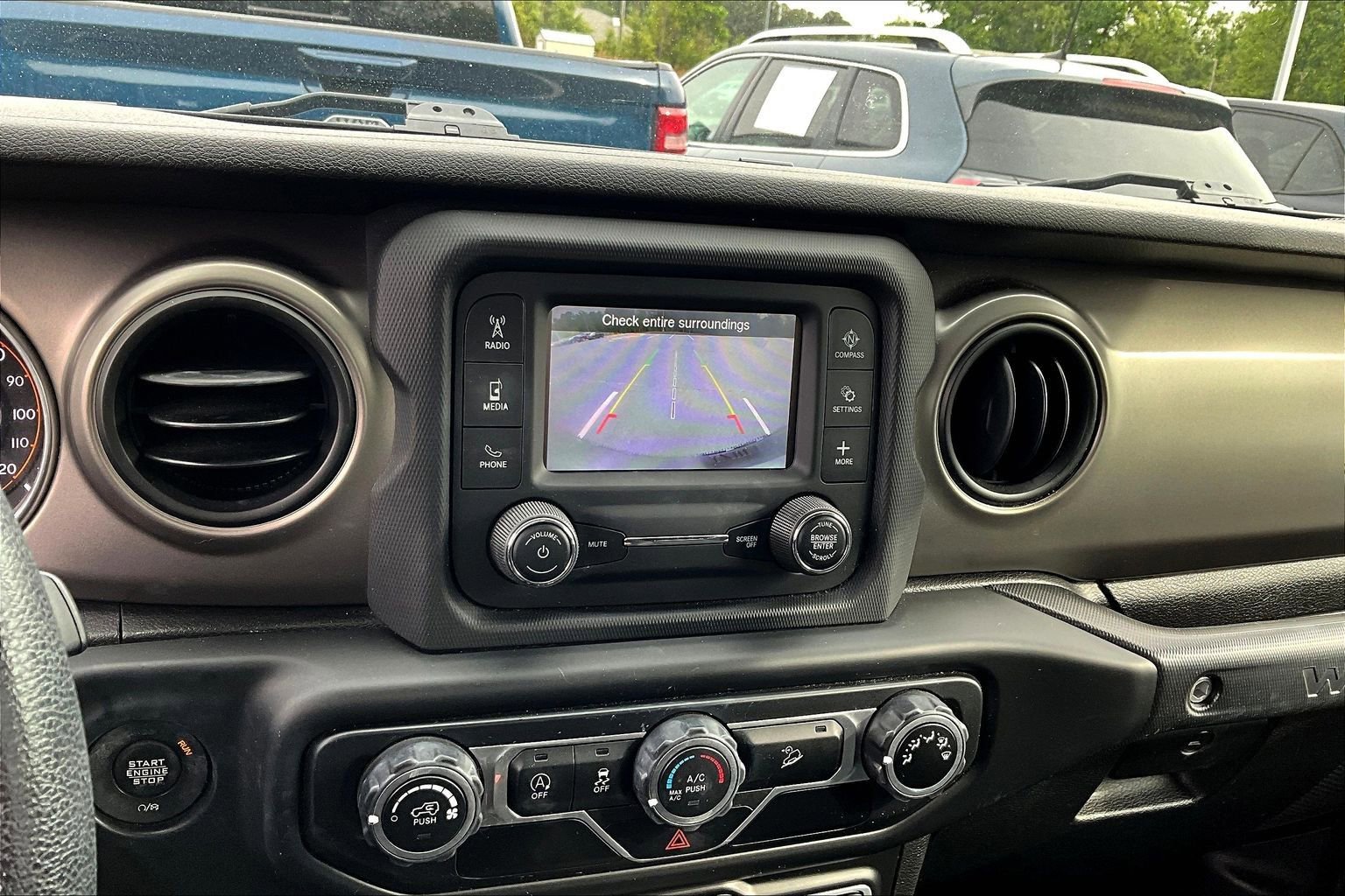 Used 2018 Jeep Wrangler Unlimited Sport image 14