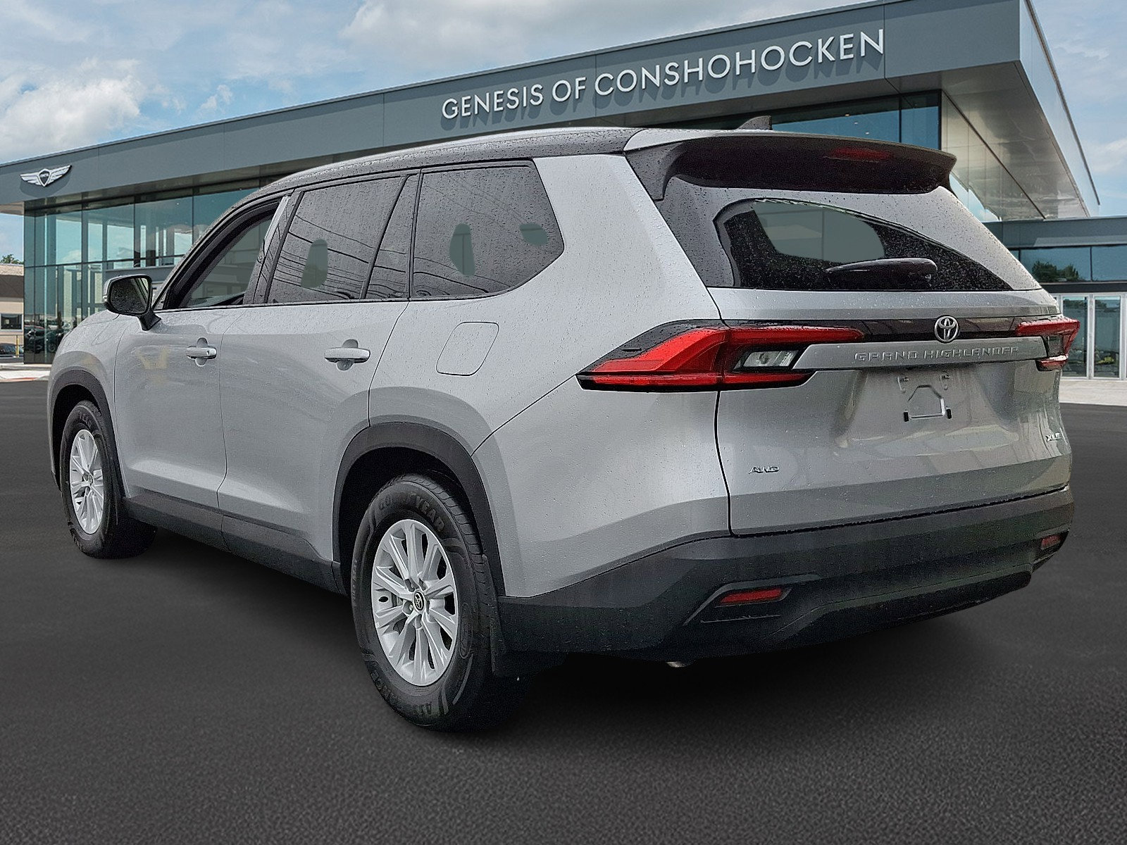 Used 2024 Toyota Grand Highlander XLE image 4