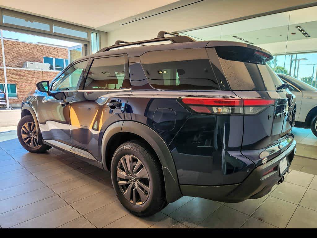 Used 2022 Nissan Pathfinder SV w/ SV Premium Package AWD/4WD image 7