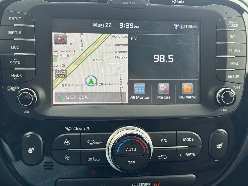 Used 2017 Kia Soul + FWD image 22
