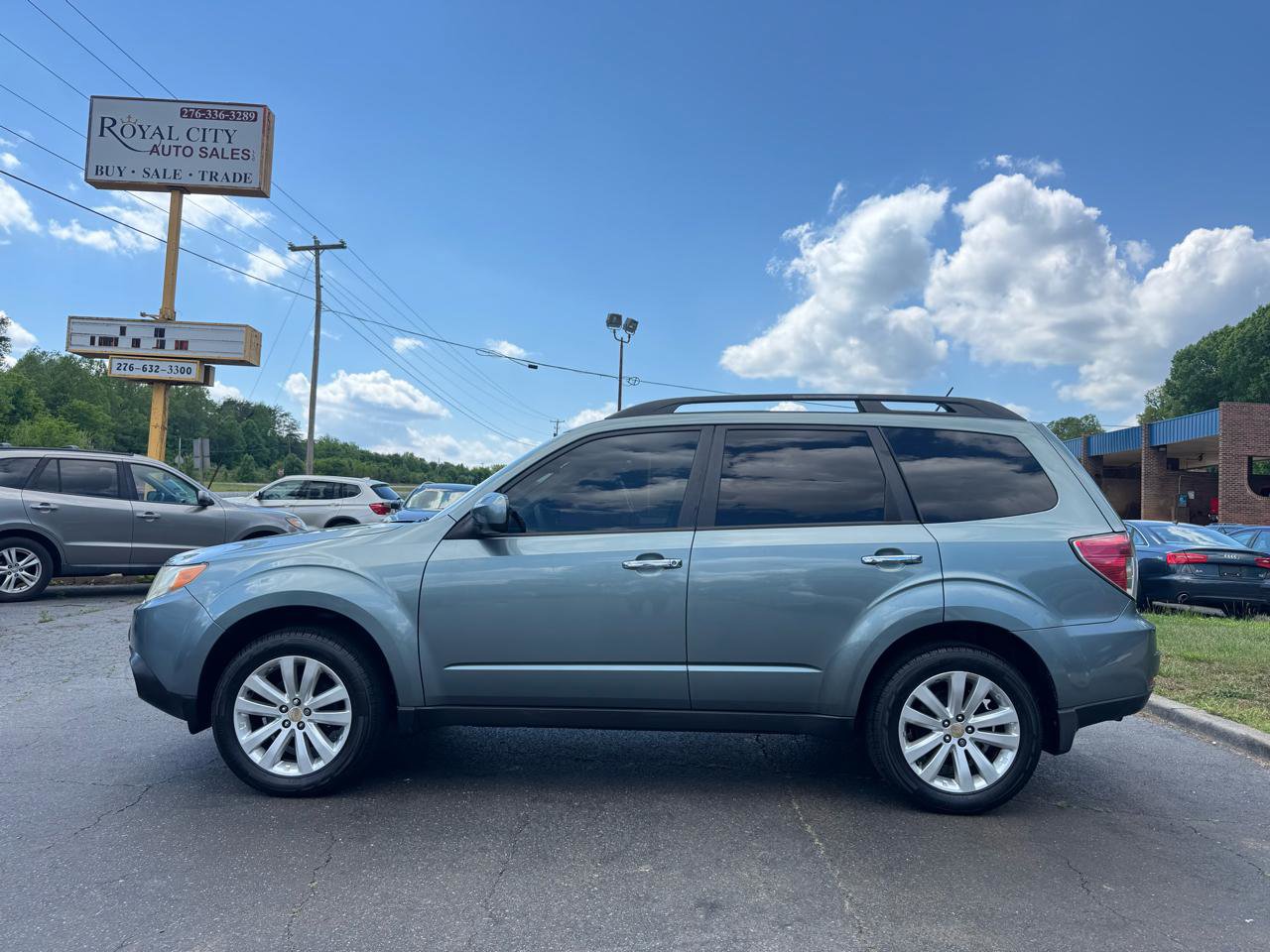 Used 2011 Subaru Forester 2.5X Premium AWD/4WD image 8