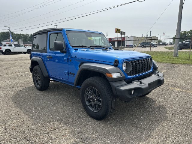 Used 2025 Jeep Wrangler Sport AWD/4WD image 12