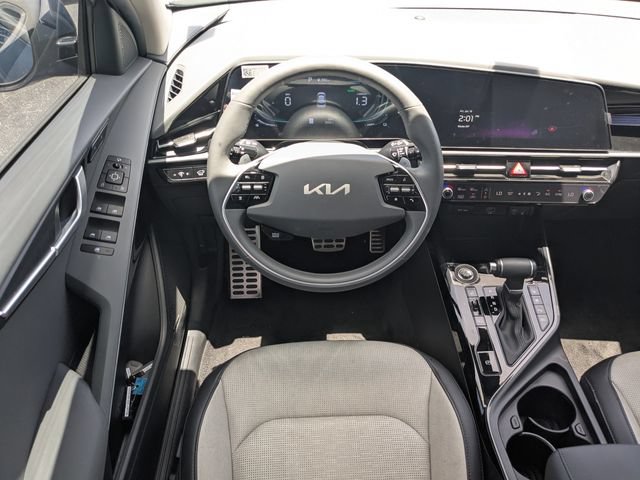 Certified 2025 Kia Niro SX Touring FWD image 14
