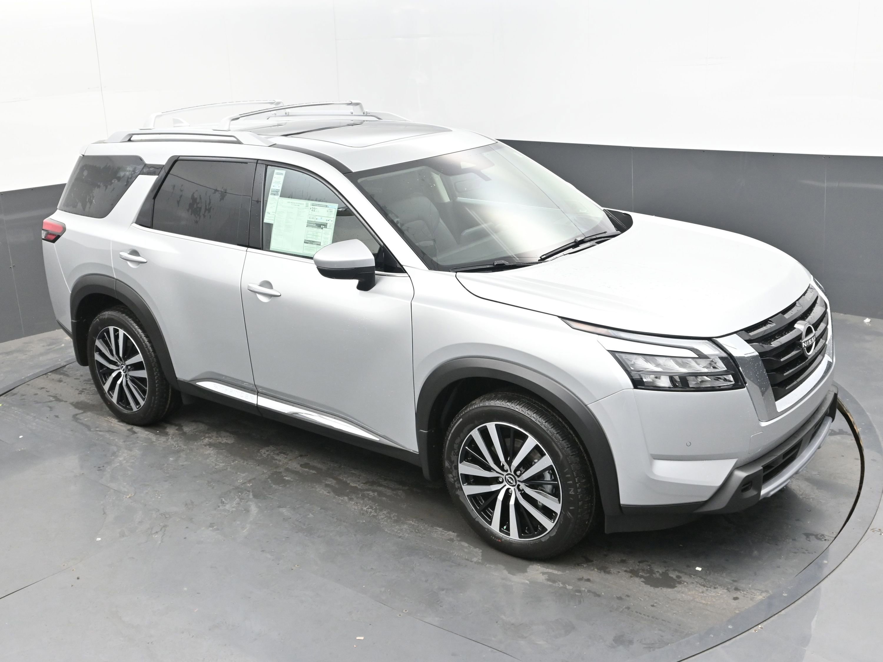 New 2025 Nissan Pathfinder Platinum w/ Cargo Package image 32