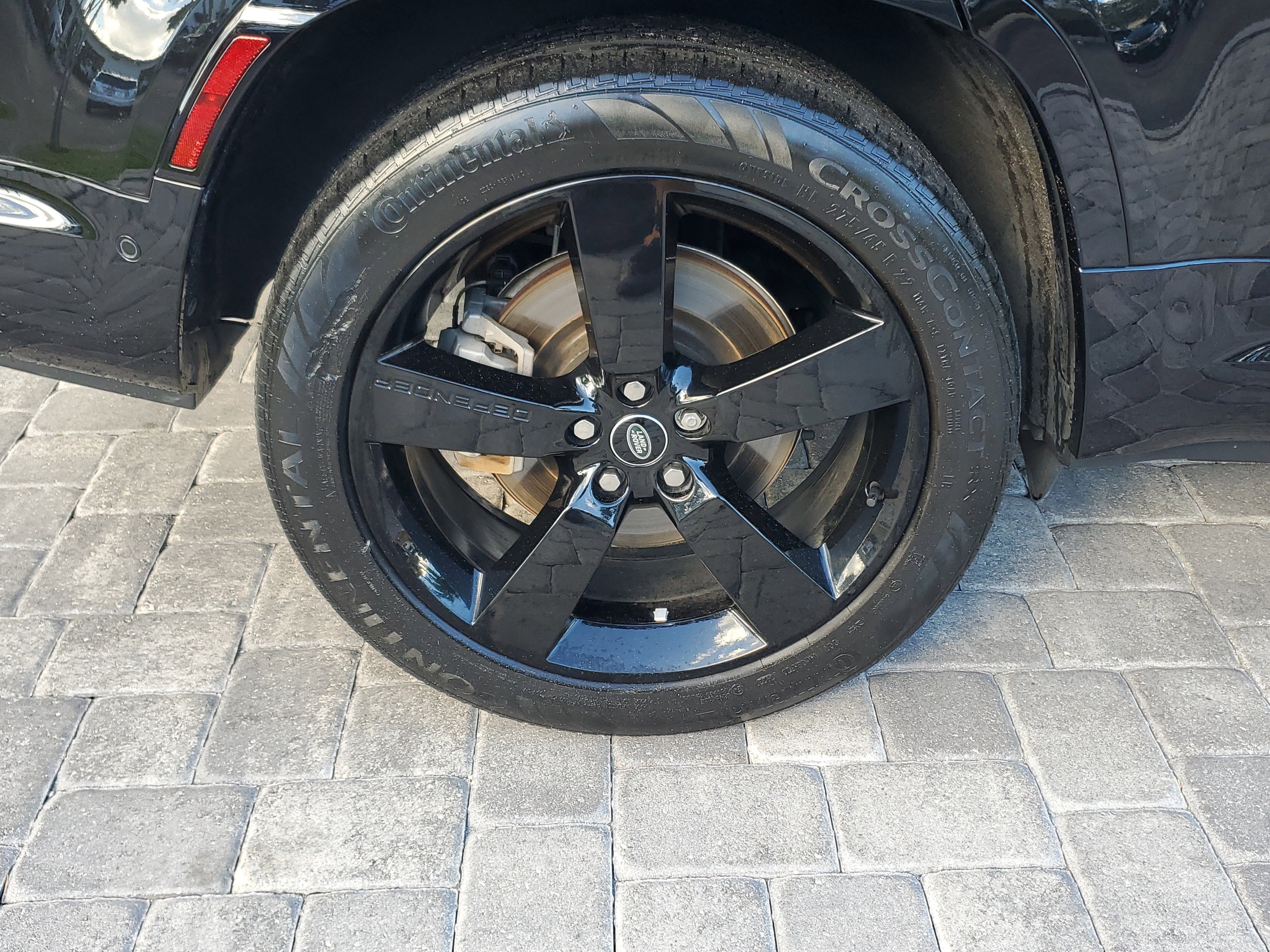 Used 2023 Land Rover Defender 130 X-Dynamic SE image 7