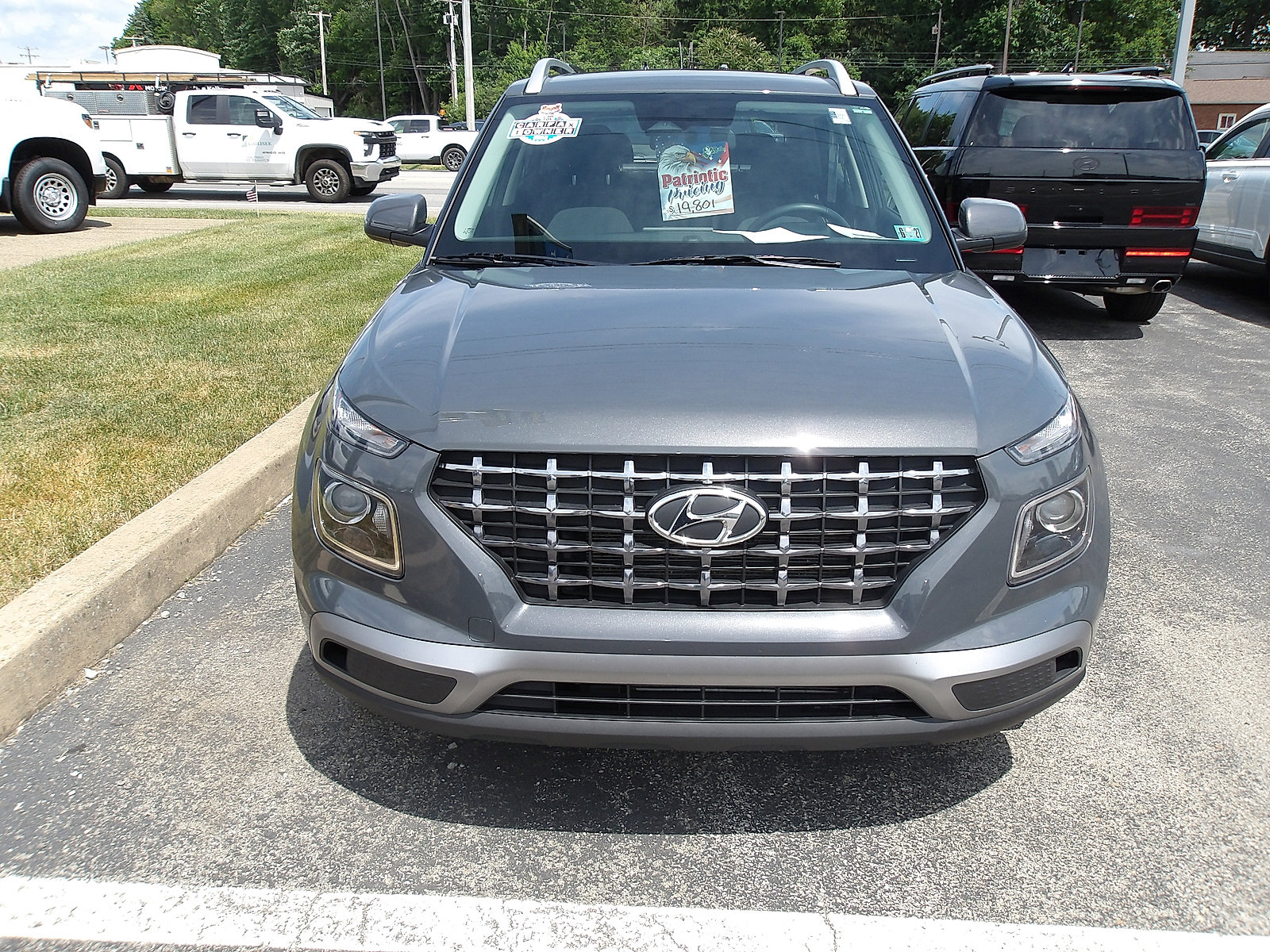 Certified 2024 Hyundai Venue SEL FWD image 2