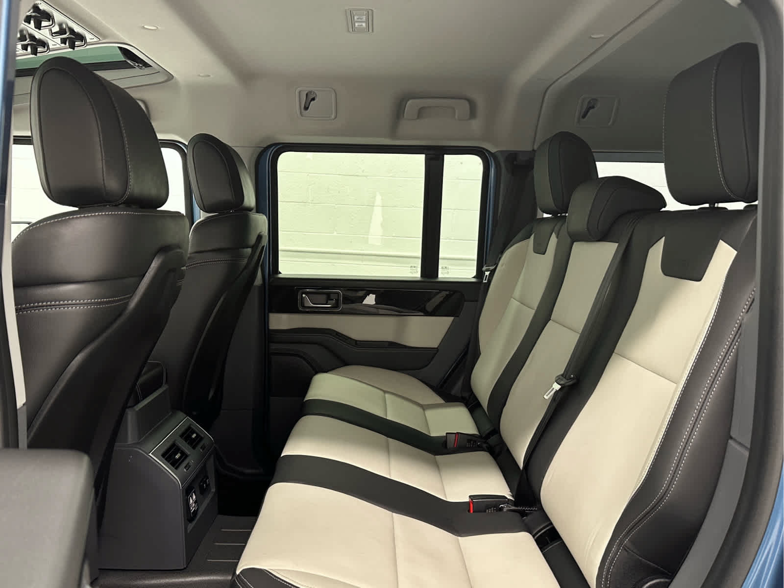 Used 2024 INEOS Grenadier Station Wagon AWD/4WD image 14