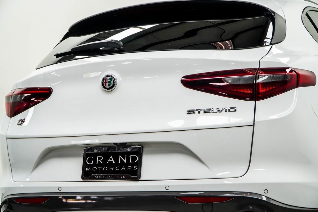 Used 2022 Alfa Romeo Stelvio Ti image 11